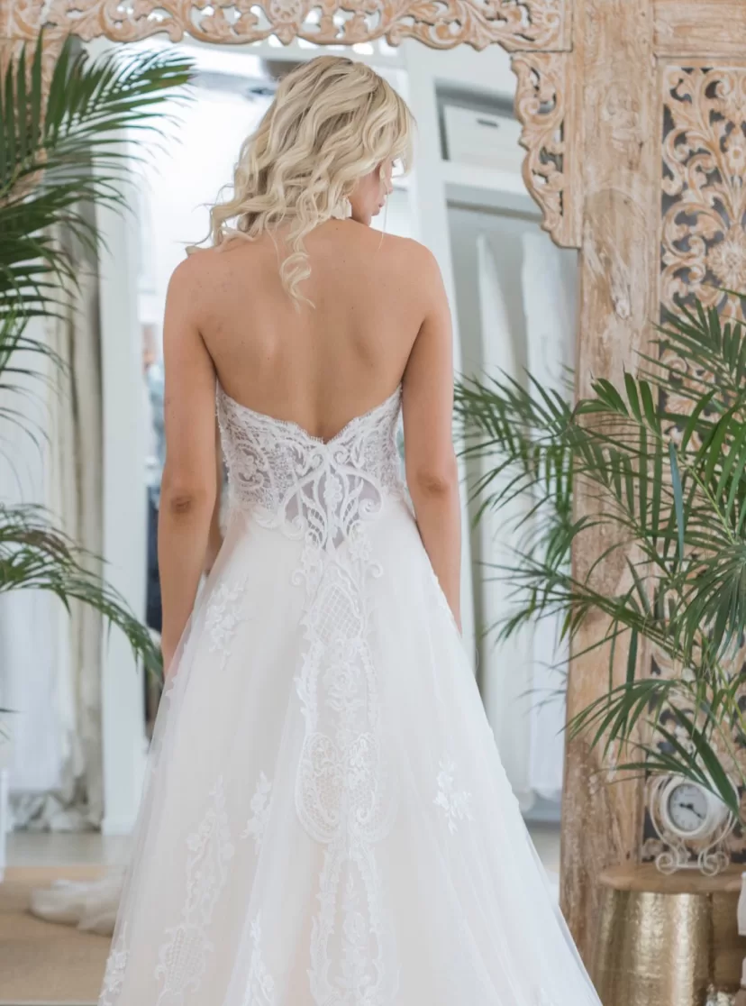 Harris // Size 16-18 - Kate Gubanyi hand-made wedding dresses