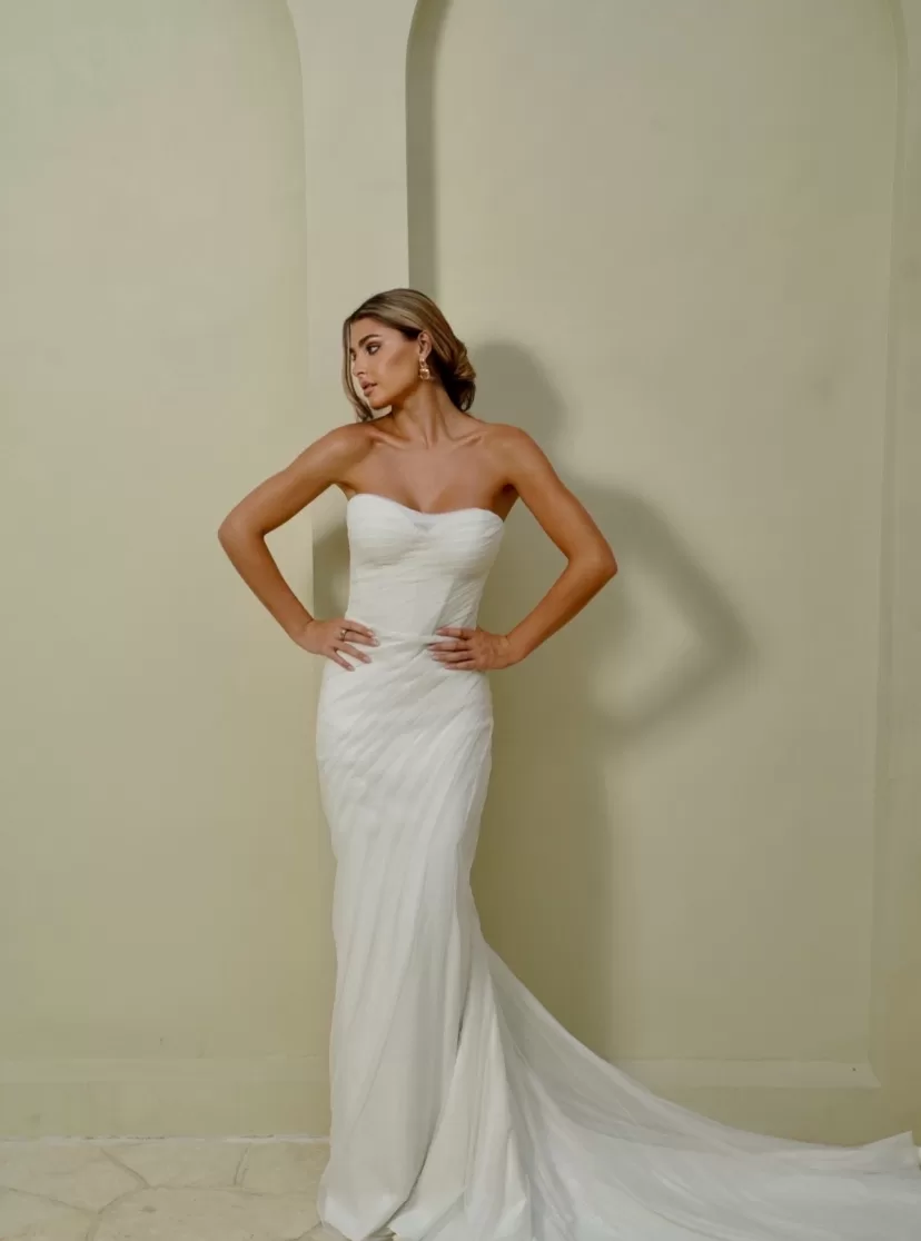 Starling // Size 10-12 - Kate Gubanyi hand-made wedding dresses