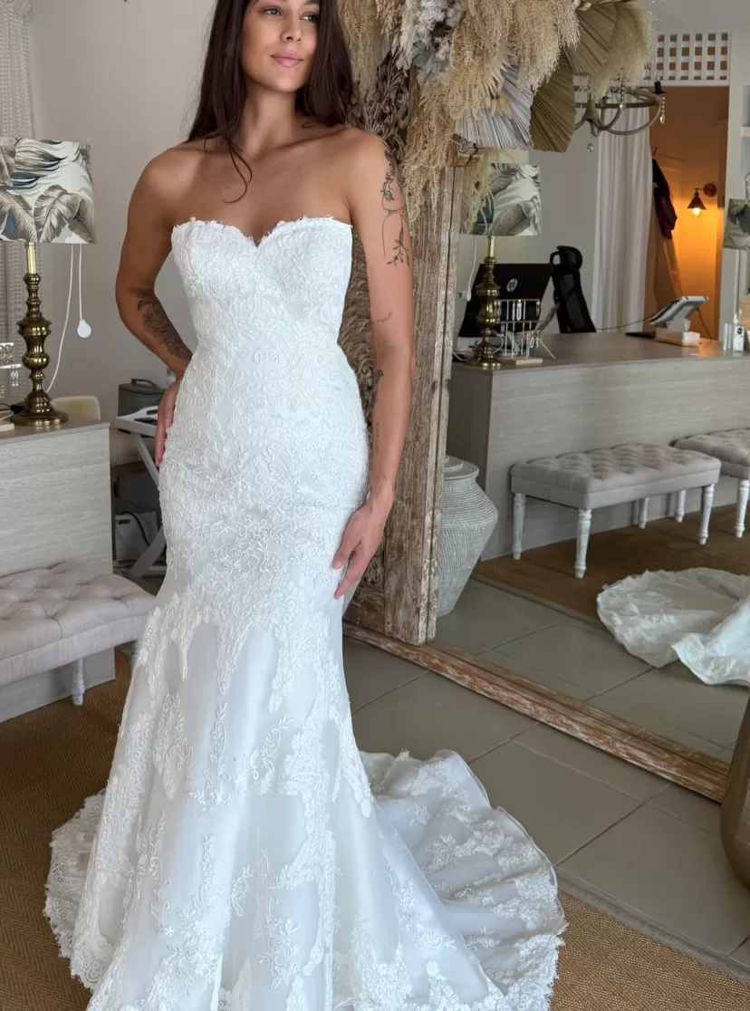 Holly // Size 12 - Kate Gubanyi hand-made wedding dresses